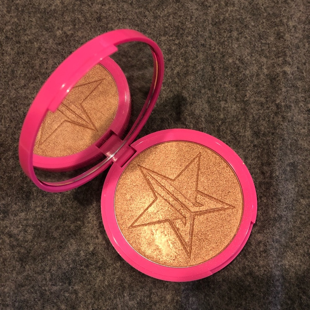 Jeffree Star Skin Frost in Siberian Gold